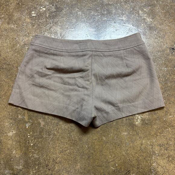 Trina Turk Stretch Chevron Mini Shorts Women's 4 Preppy Minimalist - Picture 3 of 9